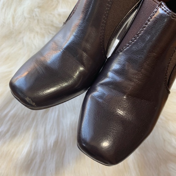 Etienne Aigner “Rando” Shoes - Picture 6 of 8